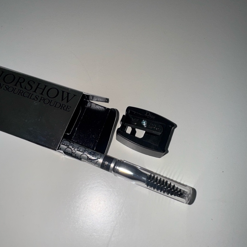 DIOR Diorshow Crayon- Waterproof Black Eyebrow Pencil - Picture 2 of 5
